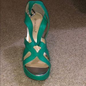 Teal wedges